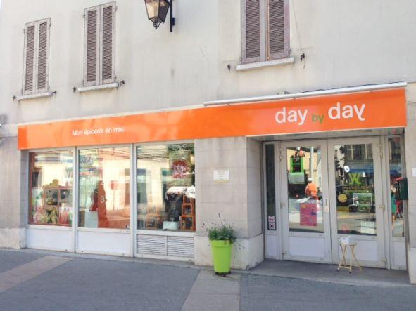 Lire la suite à propos de l’article Fresque des déchets chez Day by Day Nanterre